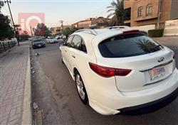 ئینفینیتی FX